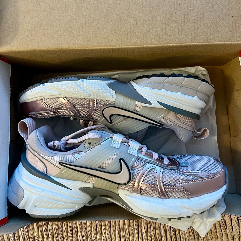 Nike V2K NEW IN BOX
